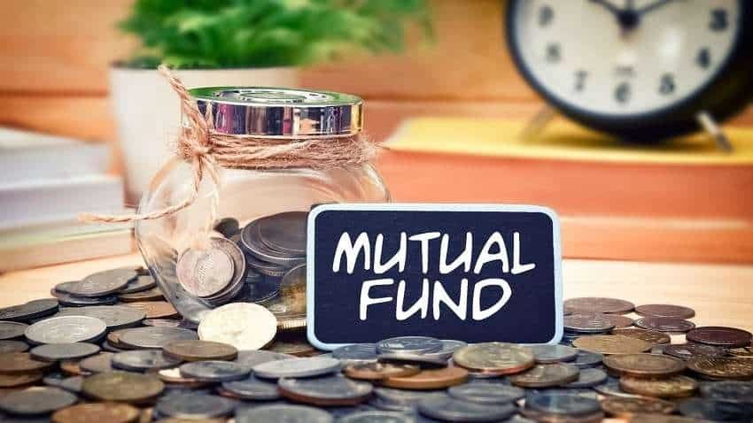 Mutual Fund: लोगों की पहली पसंद म्युचुअल फंड 1 महीने में जमा हुए ₹34 हजार 697 करोड रुपए